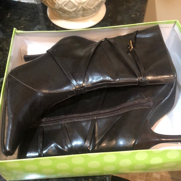 Boots - Picture 5 of 5